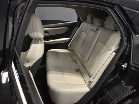 Certified 2023 Nissan Ariya AWD image 34