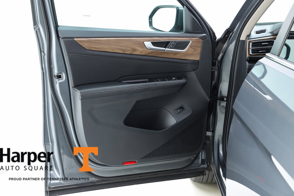 New 2025 Volkswagen Atlas SE w/ Panoramic Sunroof Package FWD image 18