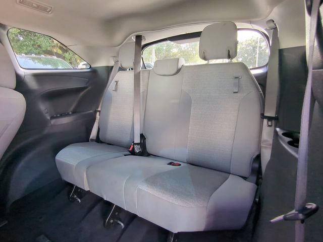 Used 2025 Toyota Sienna LE FWD image 15