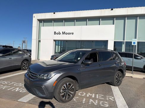 Used 2022 Volkswagen Tiguan S image 1