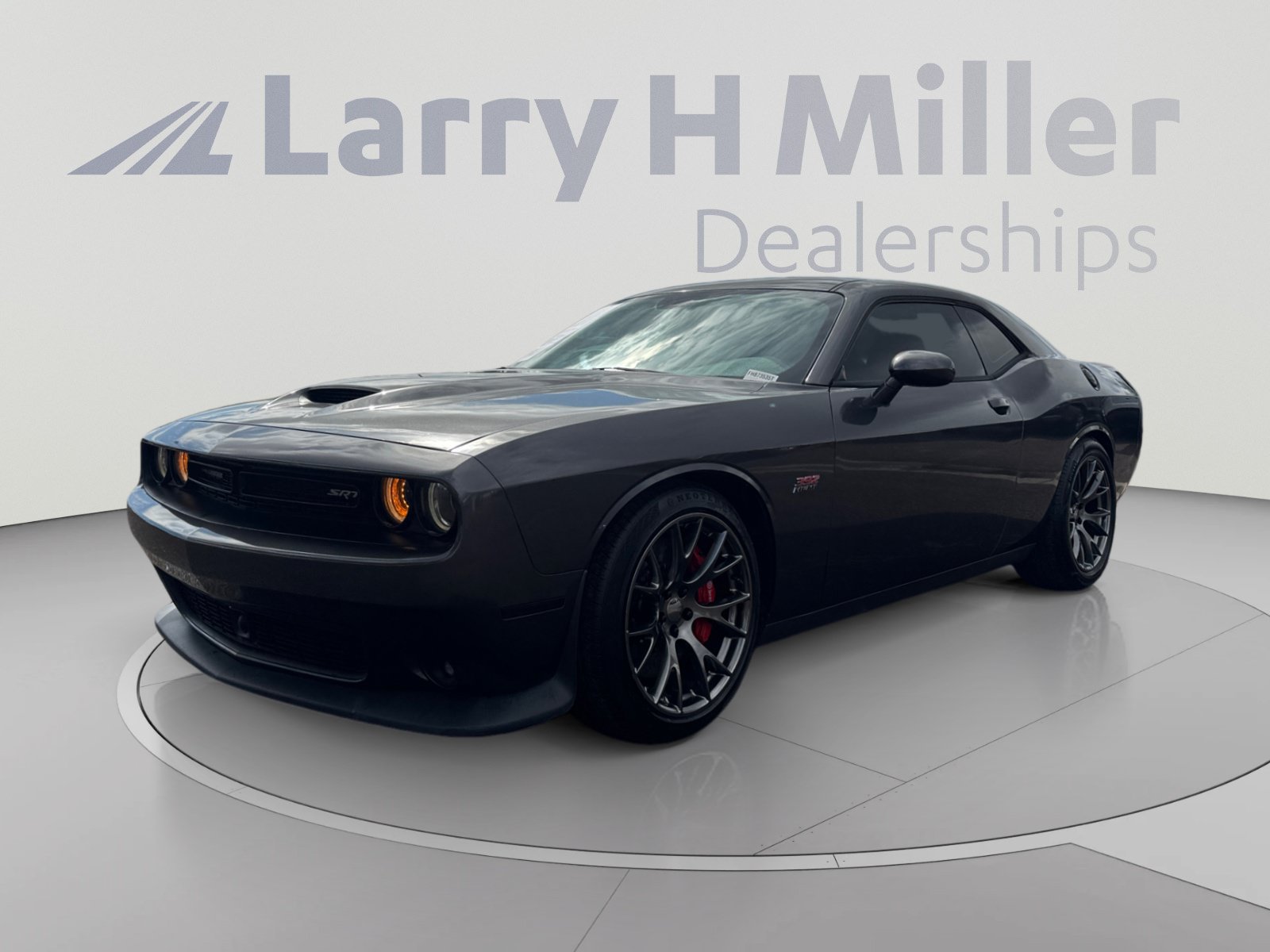 Used 2015 Dodge Challenger SRT w/ Technology Group RWD image 1