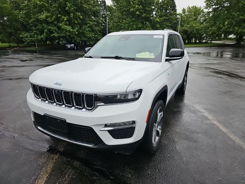 Used 2023 Jeep Grand Cherokee 4WD 4xe w/ Luxury Tech Group II image 2