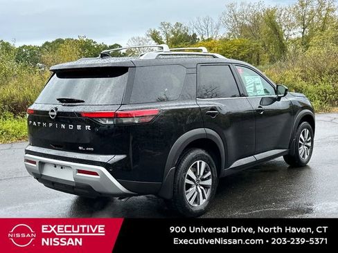 New 2025 Nissan Pathfinder SL image 4