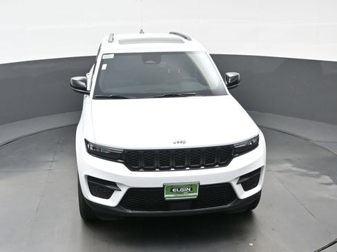 New 2025 Jeep Grand Cherokee Altitude image 25