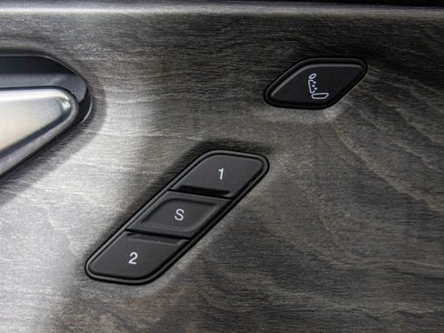 Used 2024 Jeep Grand Cherokee Overland w/ Luxury Tech Group IV image 40