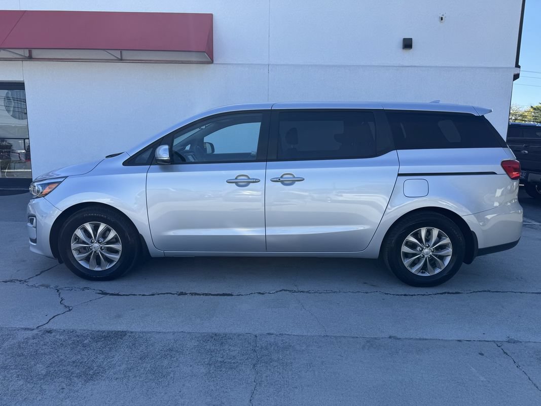 Used 2020 Kia Sedona LX FWD image 3