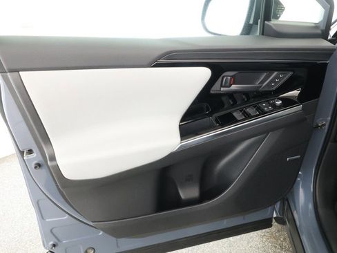 Used 2023 Subaru Solterra Limited AWD image 8