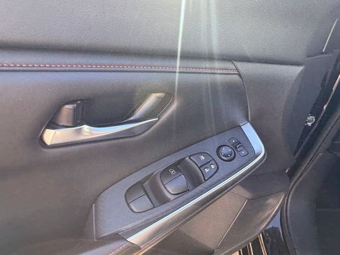 Used 2025 Nissan Sentra SR FWD image 5