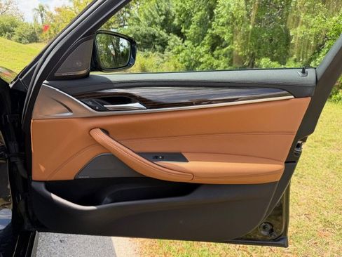 Used 2020 BMW 540i w/ M Sport Package image 12