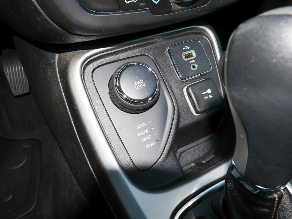 Used 2018 Jeep Compass Latitude w/ Popular Equipment Group AWD/4WD image 25