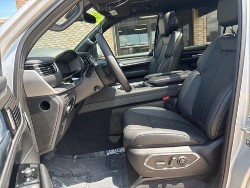 New 2025 Jeep Wagoneer Series II w/ Convenience Group I image 3