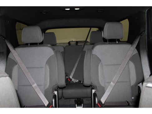 Used 2022 Chevrolet Traverse LT image 28