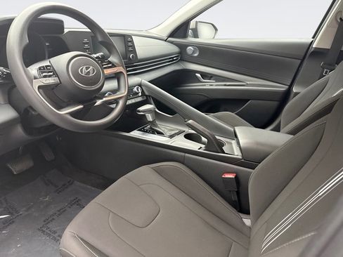 Used 2023 Hyundai Elantra SEL FWD image 10