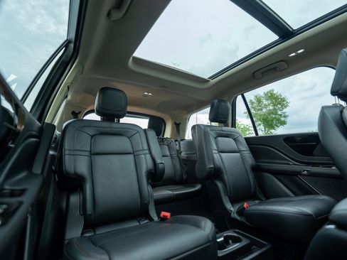 Used 2023 Lincoln Aviator Reserve w/ Jet Package RWD image 55