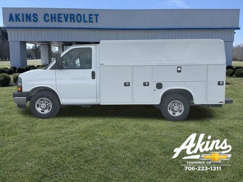 New 2026 Chevrolet Express 3500 w/ Power Convenience Package RWD image 9