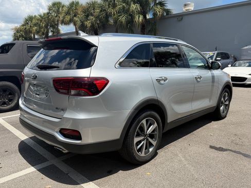Used 2019 Kia Sorento EX w/ EX Touring Package FWD image 4