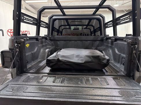 Used 2022 Jeep Gladiator Rubicon w/ Cold Weather Group AWD/4WD image 15