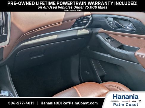 Used 2018 Chevrolet Traverse High Country AWD/4WD image 17