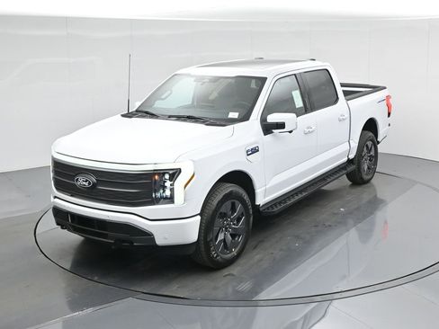 New 2025 Ford F150 Lightning Lariat image 38