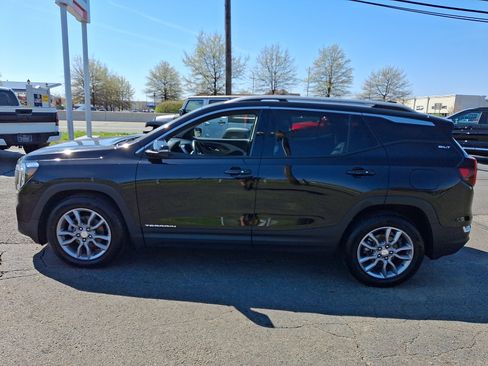 Used 2024 GMC Terrain SLT FWD image 4