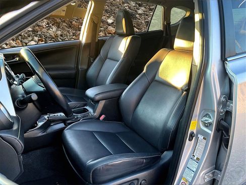 Used 2016 Toyota RAV4 Limited image 22