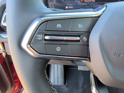 New 2026 Chevrolet Traverse LT image 17