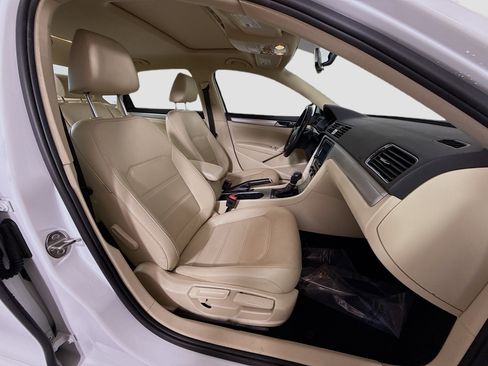 Used 2019 Volkswagen Passat 2.0T Wolfsburg w/ Wheels & Sunroof Package image 29