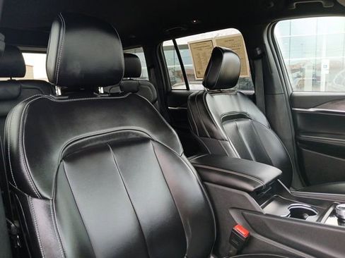 Used 2024 Jeep Grand Cherokee Limited image 17