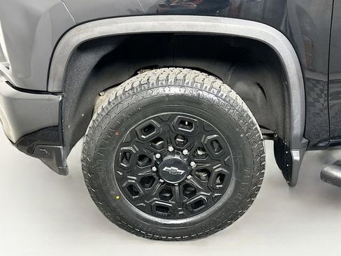 Used 2022 Chevrolet Silverado 2500 LTZ w/ LTZ Plus Package image 30