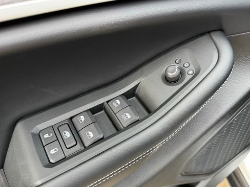 New 2025 Jeep Grand Cherokee L Limited w/ Trailer Tow Package image 13