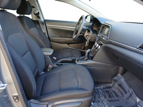 Used 2019 Hyundai Elantra SE w/ Cargo Package image 15