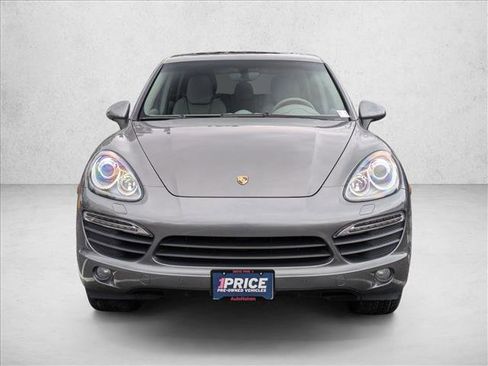 Used 2013 Porsche Cayenne S image 2