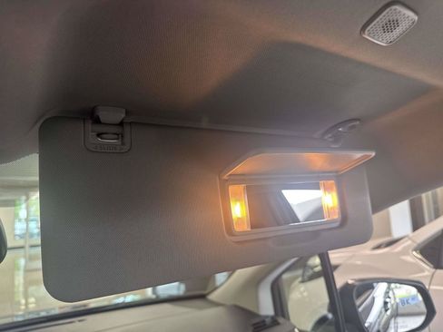 Used 2026 Toyota Sienna LE FWD image 30