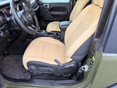 Used 2023 Jeep Wrangler Sport S image 13