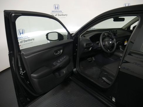 New 2026 Honda HR-V LX image 10