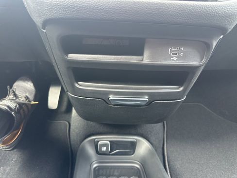 New 2026 Chrysler Pacifica Select image 70