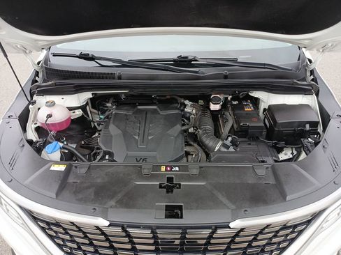 Used 2024 Kia Carnival SX Prestige image 31