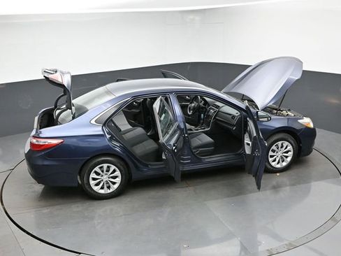 Used 2016 Toyota Camry LE image 39