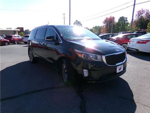 Used 2015 Kia Sedona SX image 3