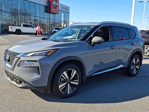 Used 2023 Nissan Rogue SL w/ SL Premium Package image 4