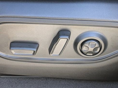 New 2025 Jeep Grand Cherokee Altitude AWD/4WD image 18