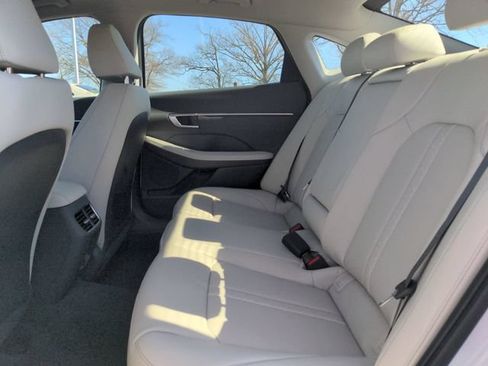 Used 2022 Hyundai Sonata Limited FWD image 12