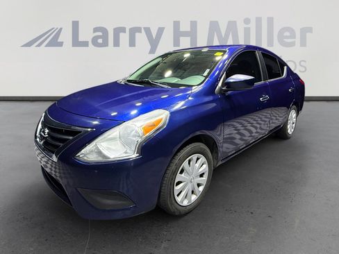 Used 2019 Nissan Versa SV FWD image 1