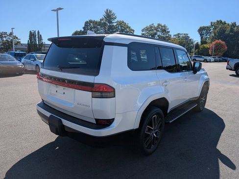 Used 2025 Lexus GX 550 w/ Accessory Package (Z1) image 6