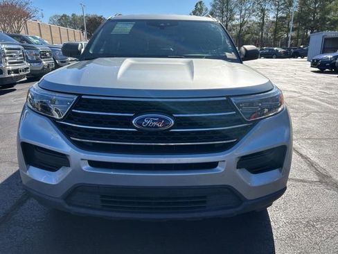 Used 2020 Ford Explorer XLT image 4