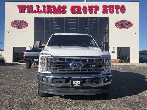 Used 2025 Ford F350 XLT w/ FX4 Off-Road Package image 2