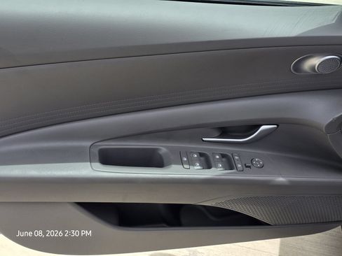Used 2024 Hyundai Elantra SE FWD image 18