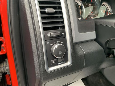 Used 2016 RAM 2500 SLT w/ Luxury Group AWD/4WD image 12
