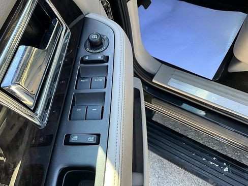 Used 2015 Lincoln Navigator L 4WD image 13