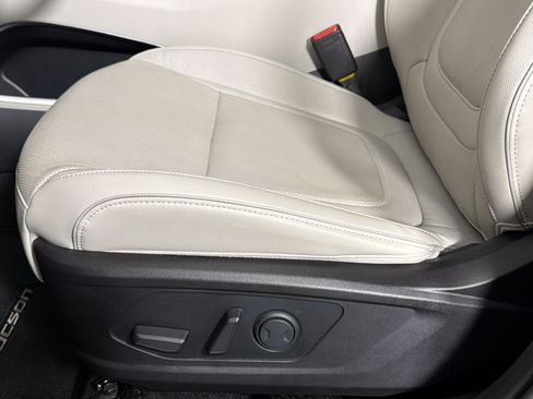 Used 2022 Hyundai Tucson Limited w/ Cargo Package FWD image 13